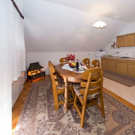 Ferienwohnung Apartman Dubravcic Otočac Exterior foto