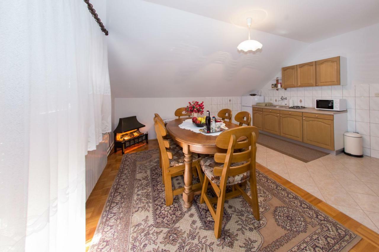 Ferienwohnung Apartman Dubravcic Otočac Exterior foto