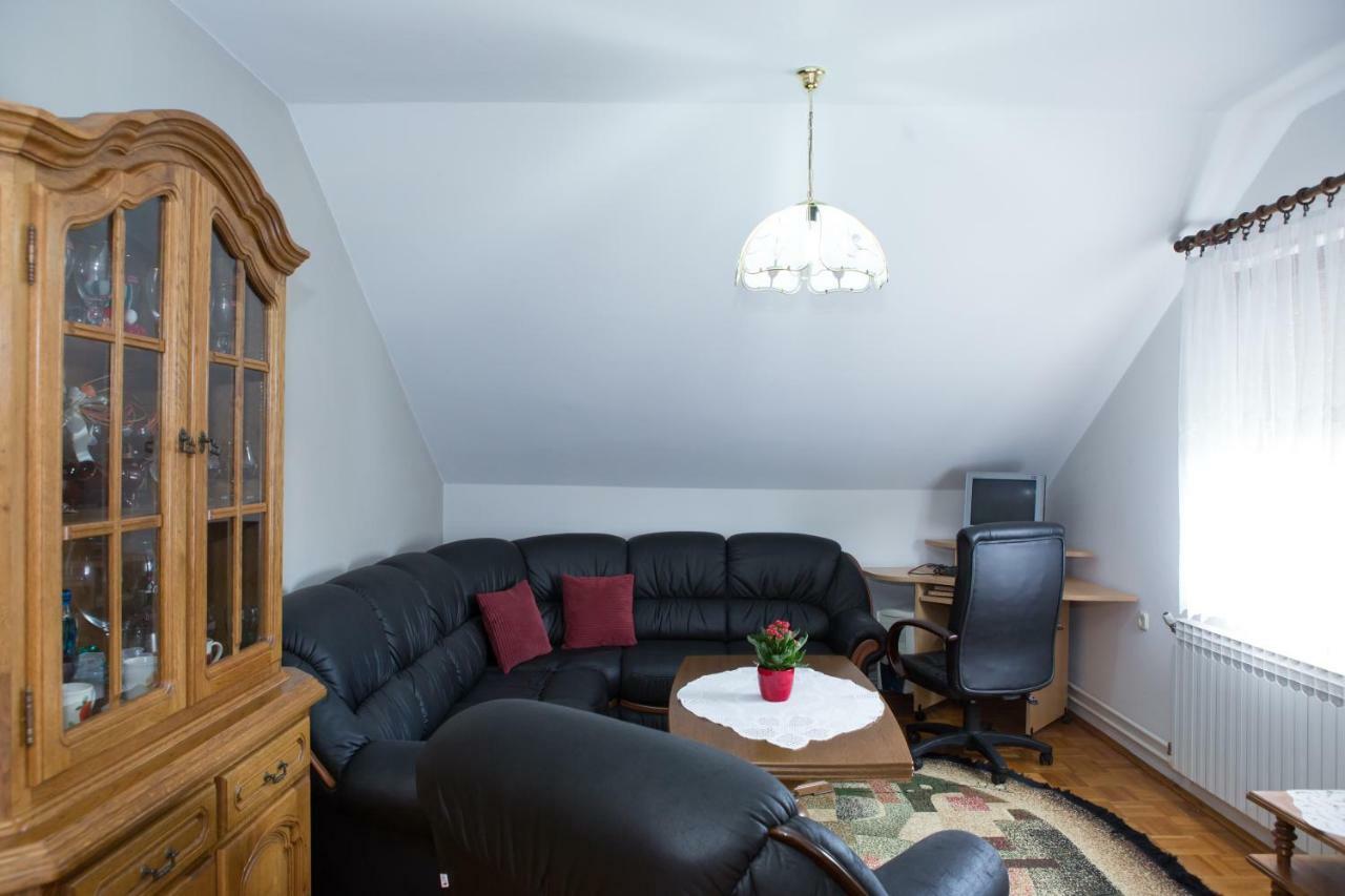 Ferienwohnung Apartman Dubravcic Otočac Exterior foto