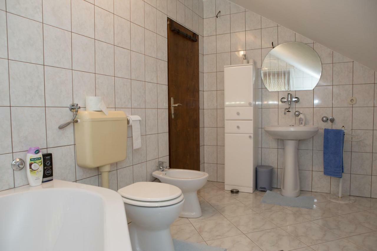 Ferienwohnung Apartman Dubravcic Otočac Exterior foto